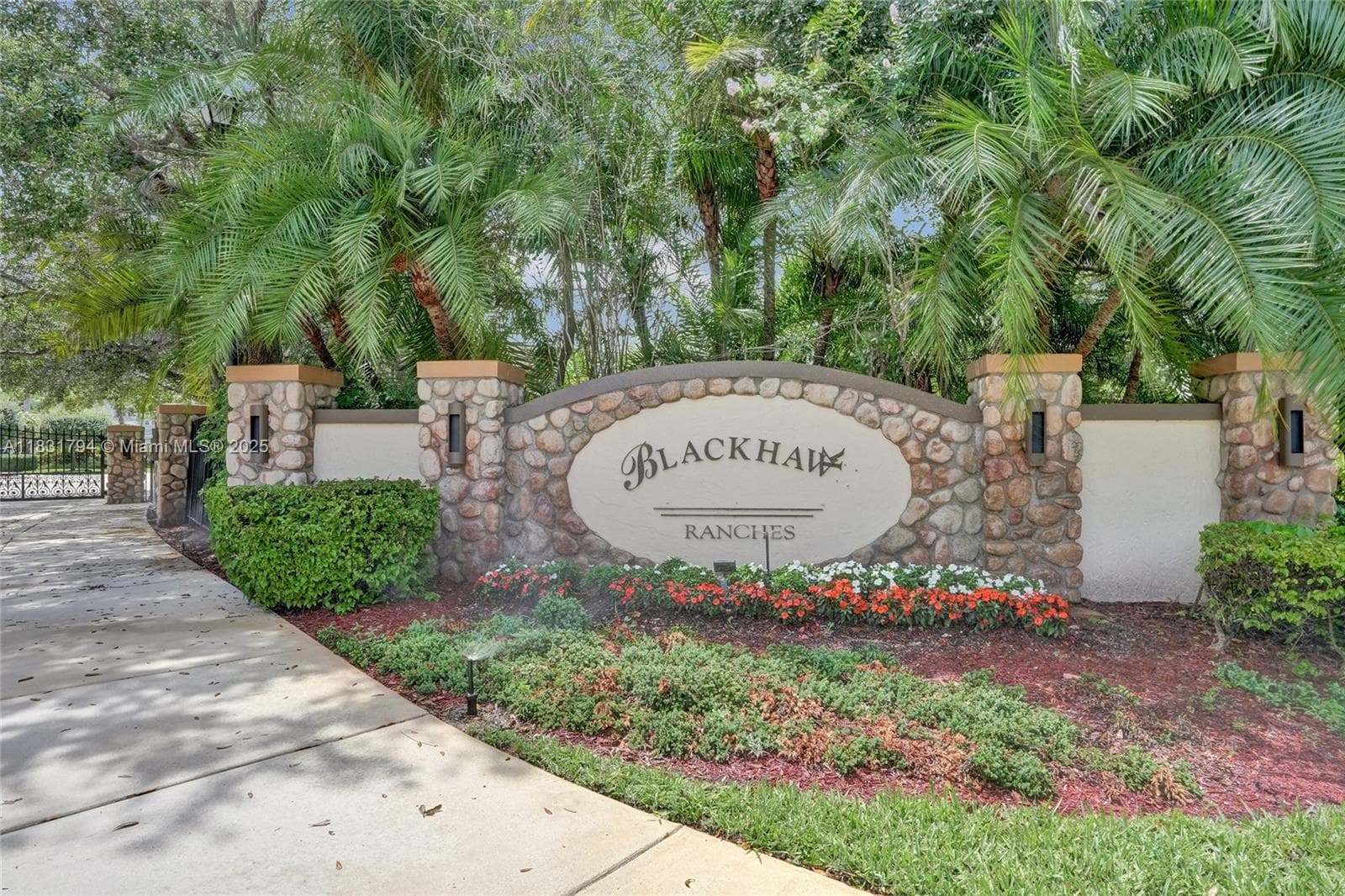 11056 Blackhawk Blvd, Davie FL 33328 photo 2
