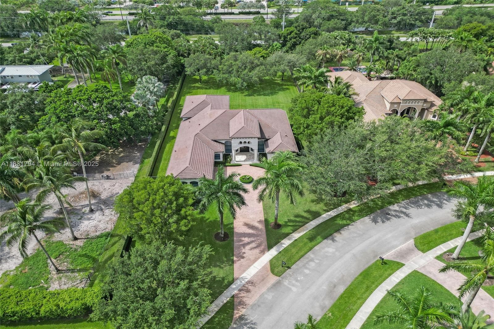 11056 Blackhawk Blvd, Davie FL 33328 photo 4