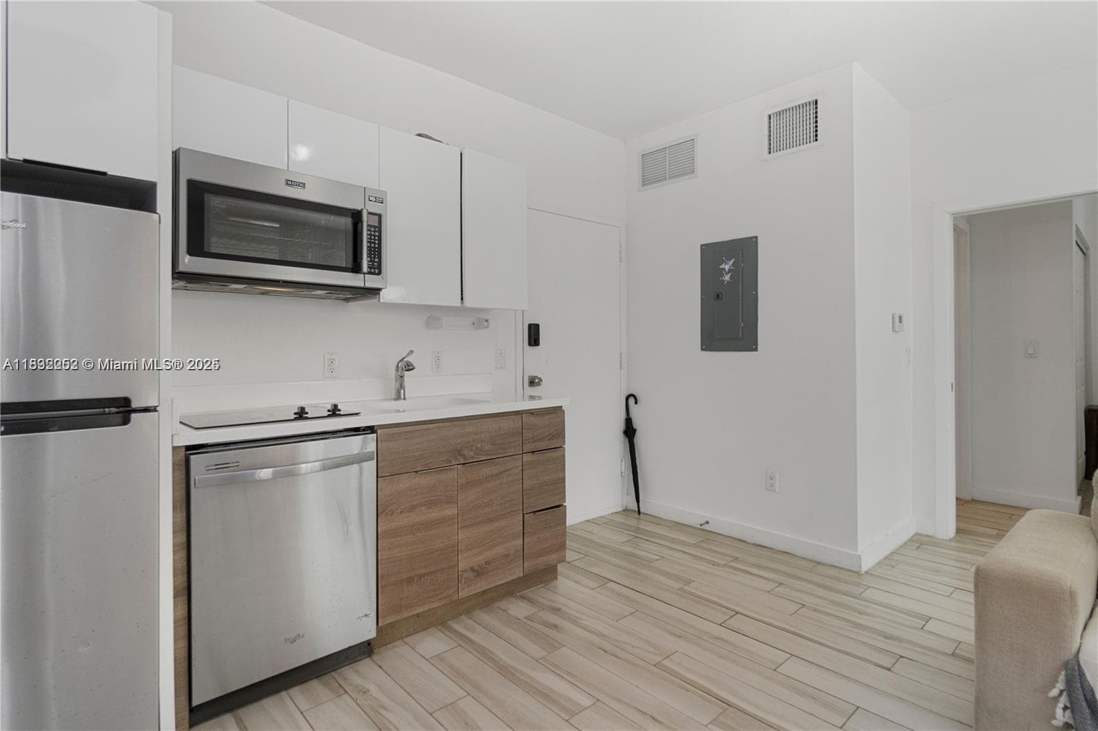 1560 Meridian Ave # 108, Miami Beach FL 33139 photo 4