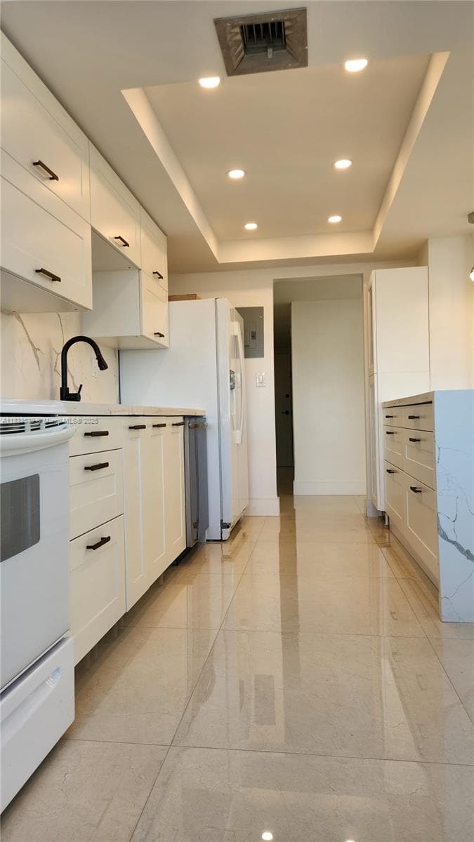 18051 Biscayne Blvd # 1705, Aventura FL 33160 photo 3