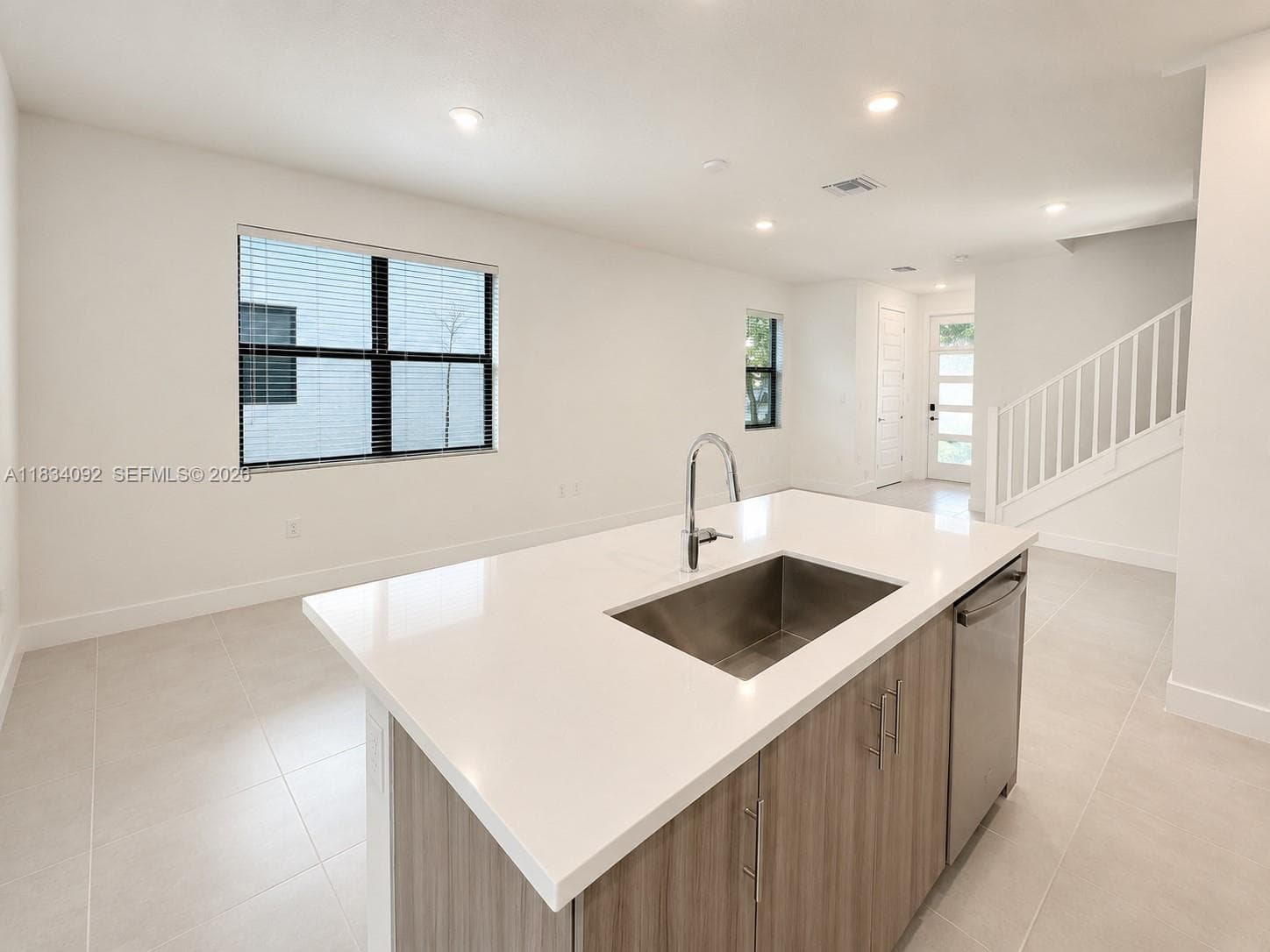15842 NW 91 Ct # 15842, Miami Lakes FL 33018 photo 2