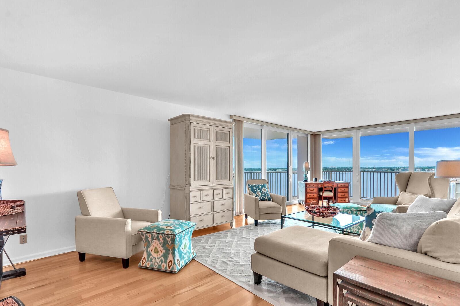 5480 N Ocean Drive, Singer Island FL 33404 photo 4