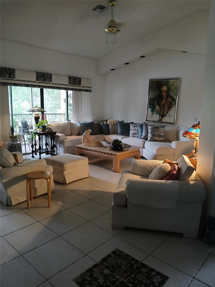 1022 NW 105th Ave # 119, Plantation FL 33322 photo 5