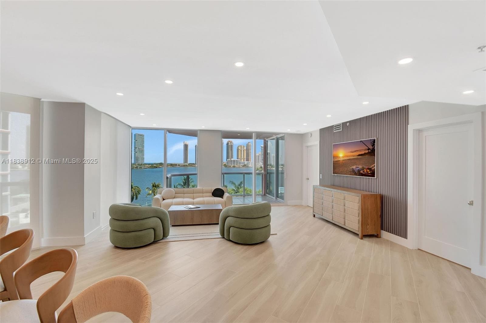 3370 Hidden Bay Dr # 812, Aventura FL 33180 photo 5