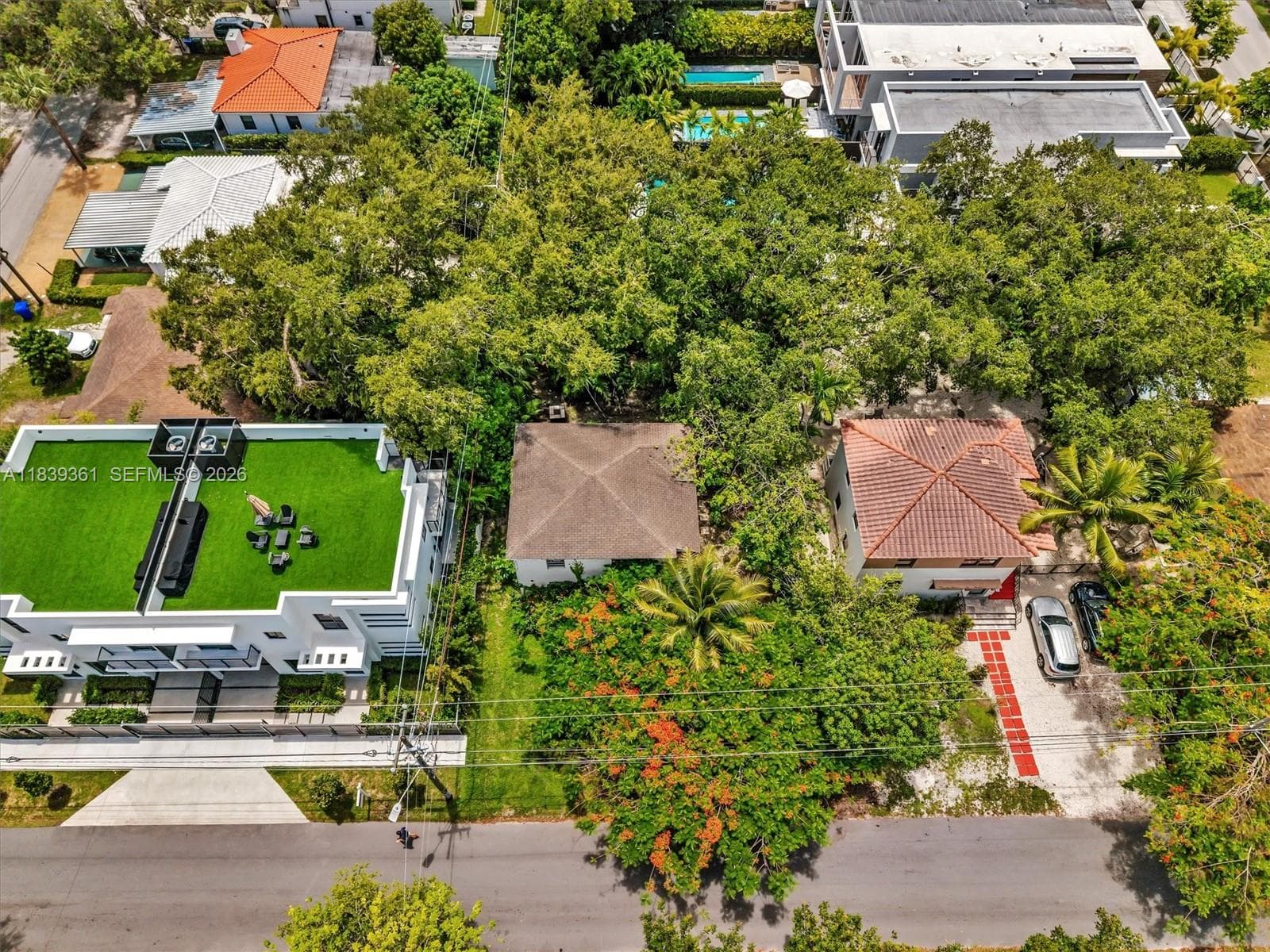 3210 E Elizabeth St, Miami FL 33133 photo 2