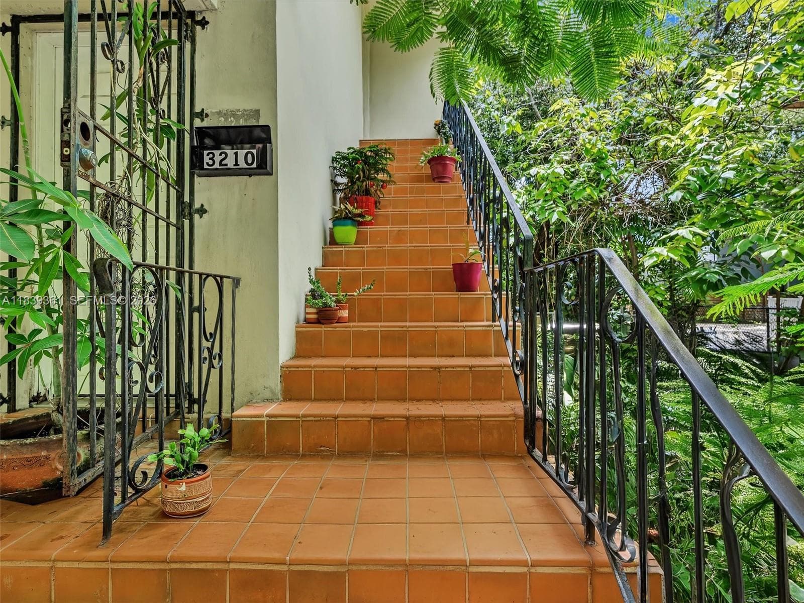 3210 E Elizabeth St, Miami FL 33133 photo 4