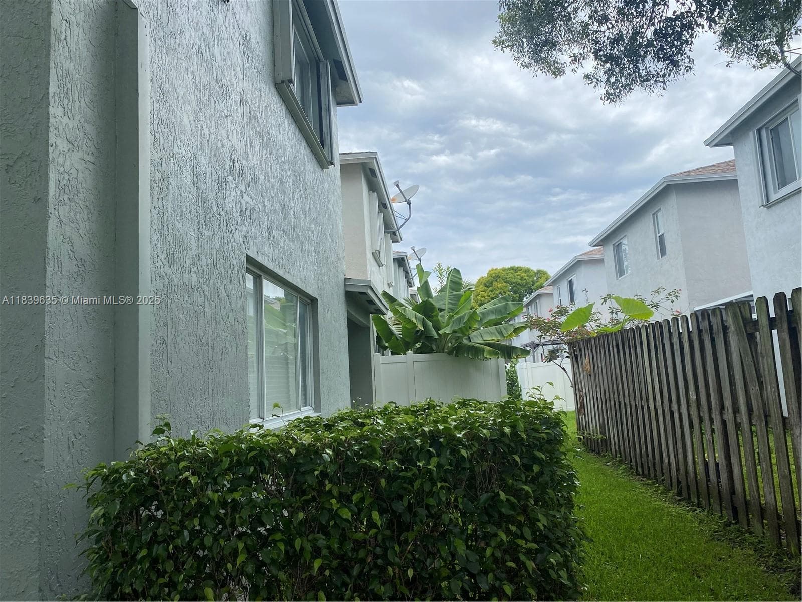 6006 Plum Pl, Tamarac FL 33321 photo 4