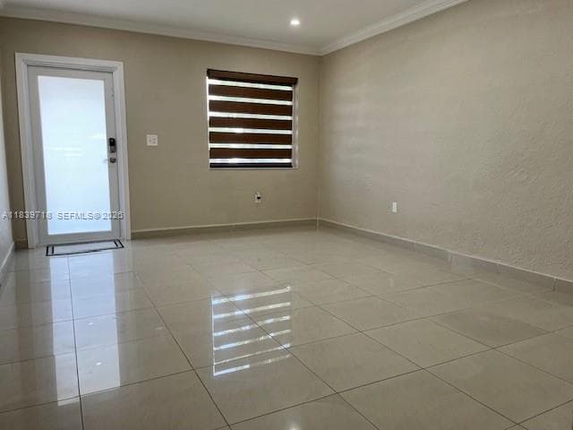 330 W 40th Pl, Hialeah FL 33012 photo 2
