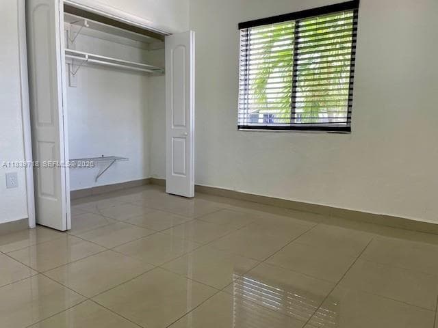 330 W 40th Pl, Hialeah FL 33012 photo 4