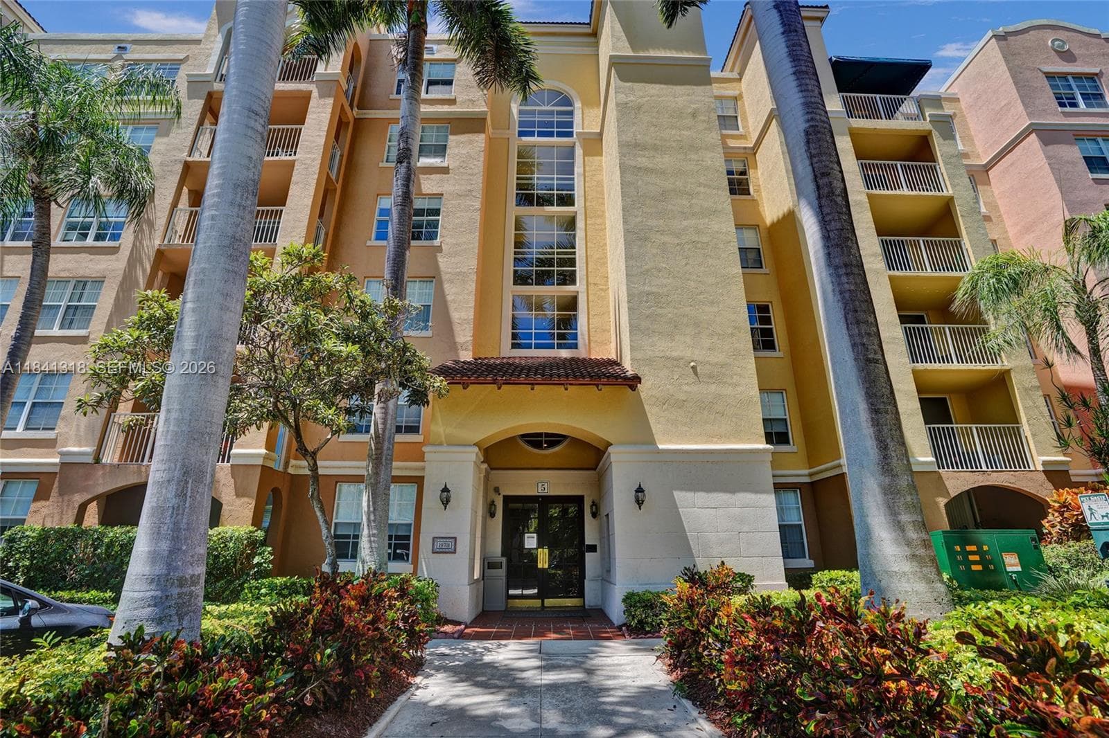 19701 E Country Club Dr # 5306, Aventura FL 33180 photo 2