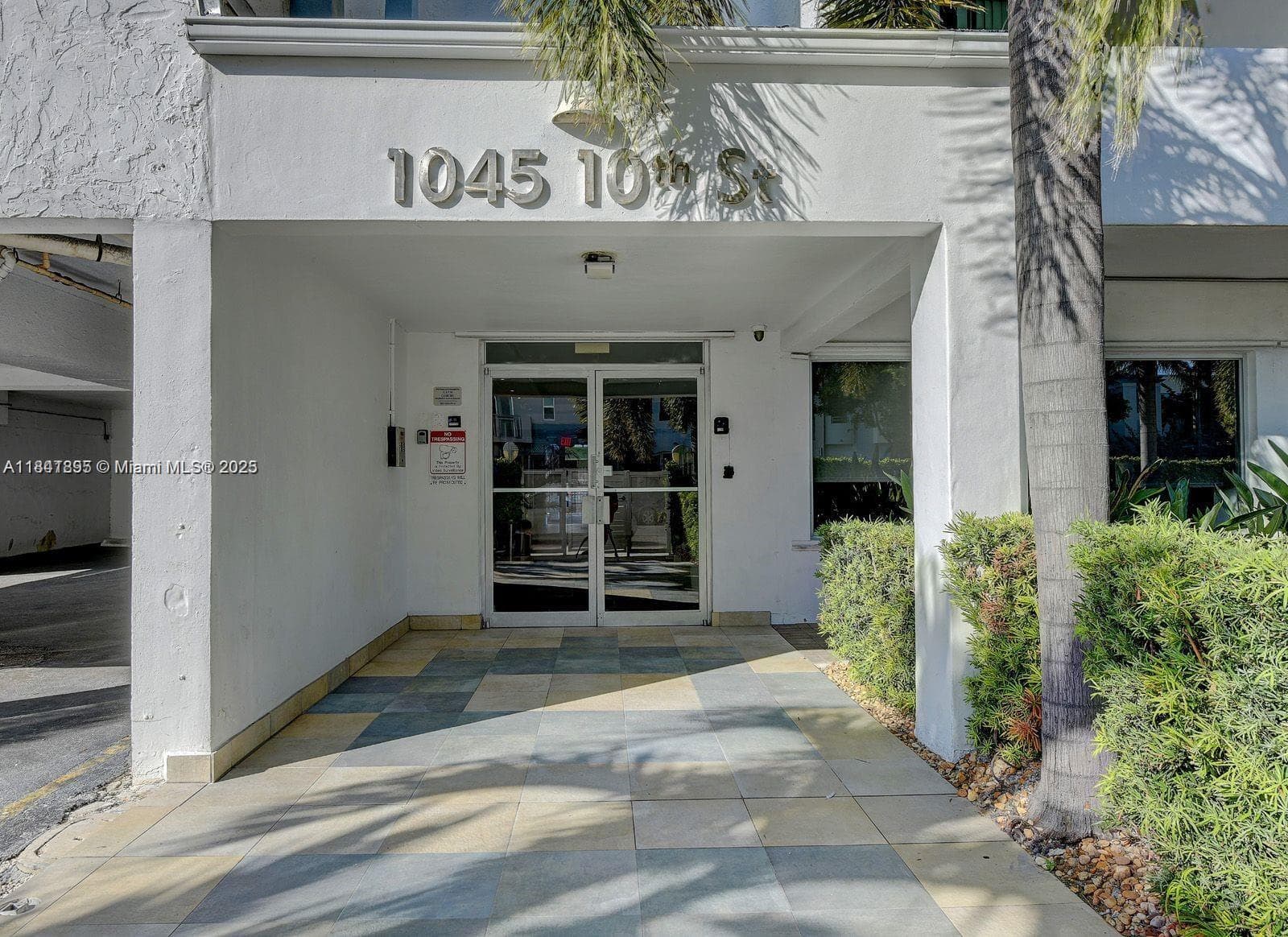 1045 10th St # 907, Miami Beach FL 33139 photo 2