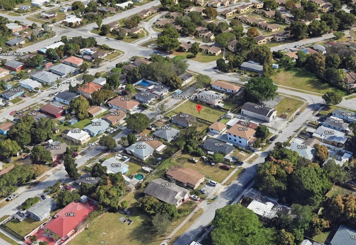 10220 SW 173rd Terrace, Miami FL 33157 photo 2