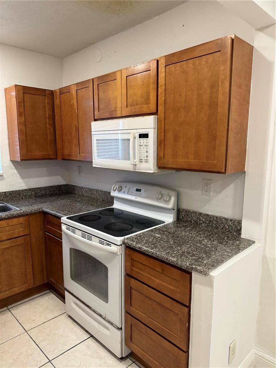 2452 Taylor Street # 204, Hollywood FL 33020 photo 4
