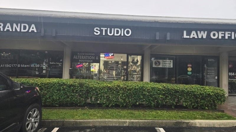 8275 W Broward Blvd, Plantation FL 33324 photo 2