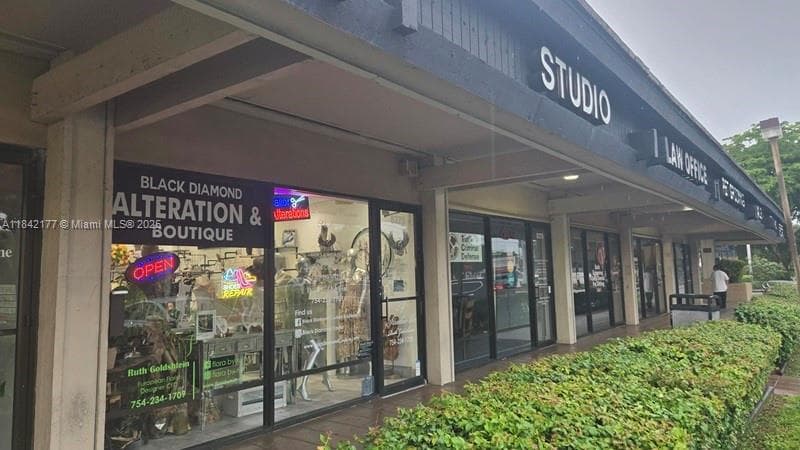 8275 W Broward Blvd, Plantation FL 33324 photo 5