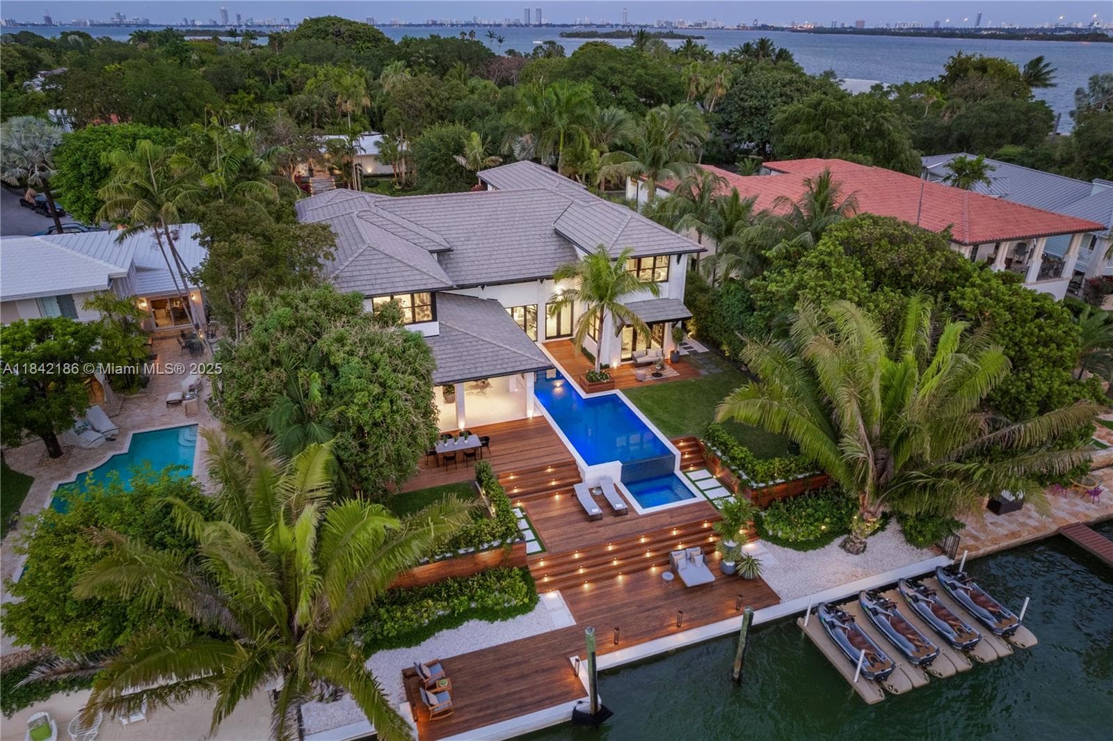 4241 Palm Ln, Miami FL 33137 photo 2