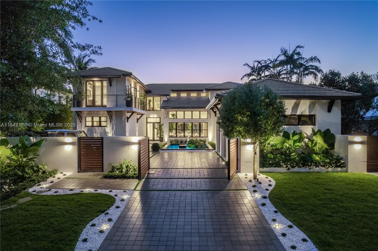 4241 Palm Ln, Miami FL 33137 photo 3