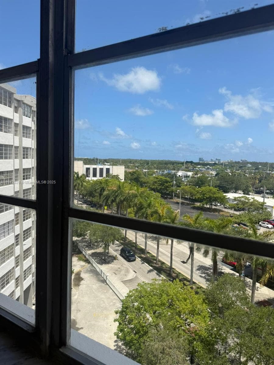 2025 NE 164th St # 818, North Miami Beach FL 33162 photo 4
