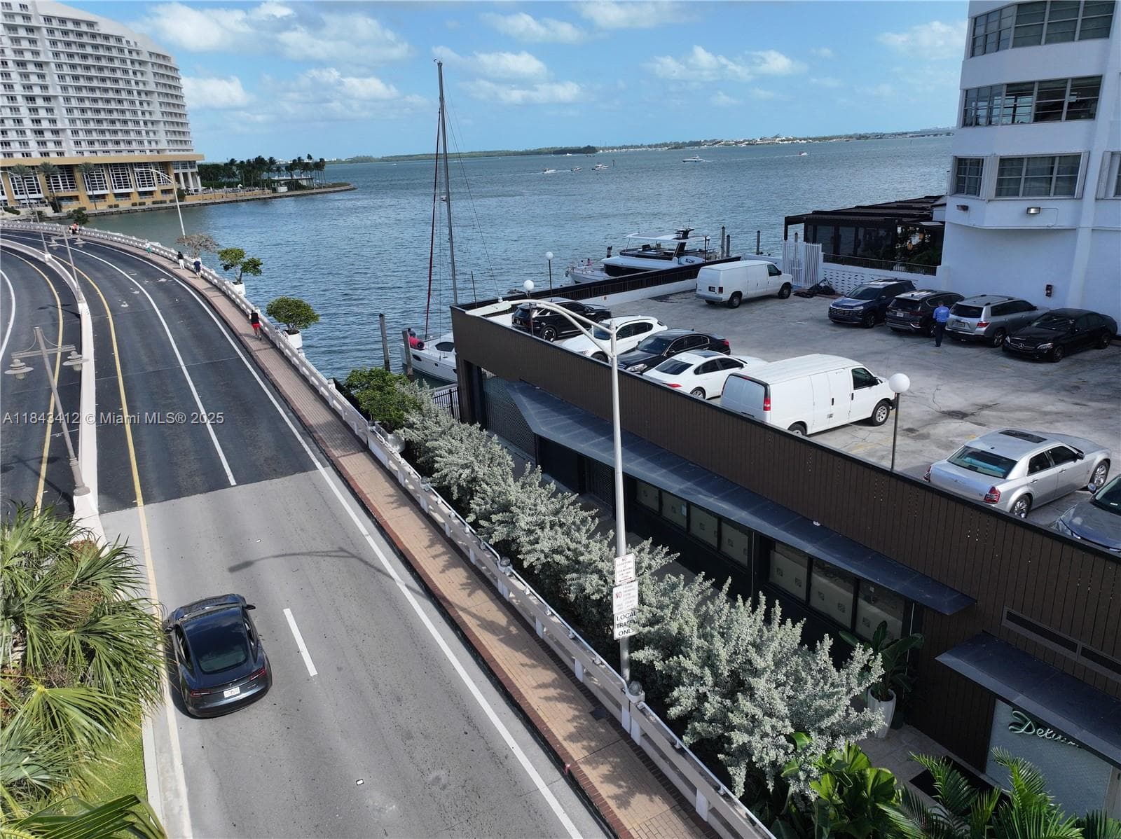 801 Brickell Bay Dr, Miami FL 33131 photo 3