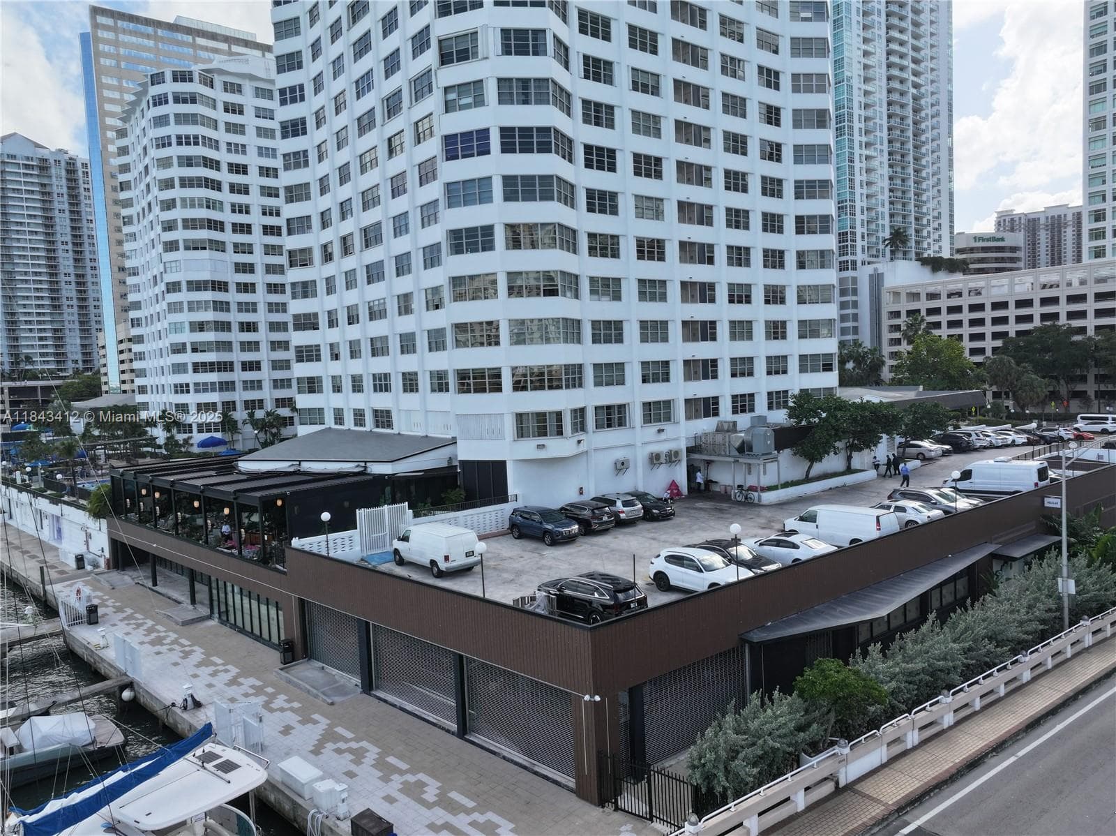 801 Brickell Bay Dr, Miami FL 33131 photo 5