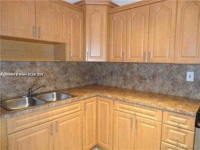 15225 NE 6th Ave # B207, Miami FL 33162 photo 2