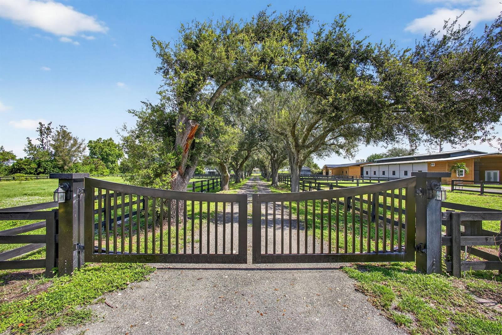 16229 Rustic Rd Road, Wellington FL 33470 photo 2