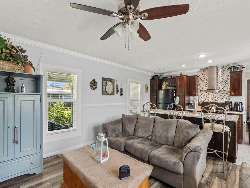 309 Mockingbird Avenue, Fort Pierce FL 34982 photo 3