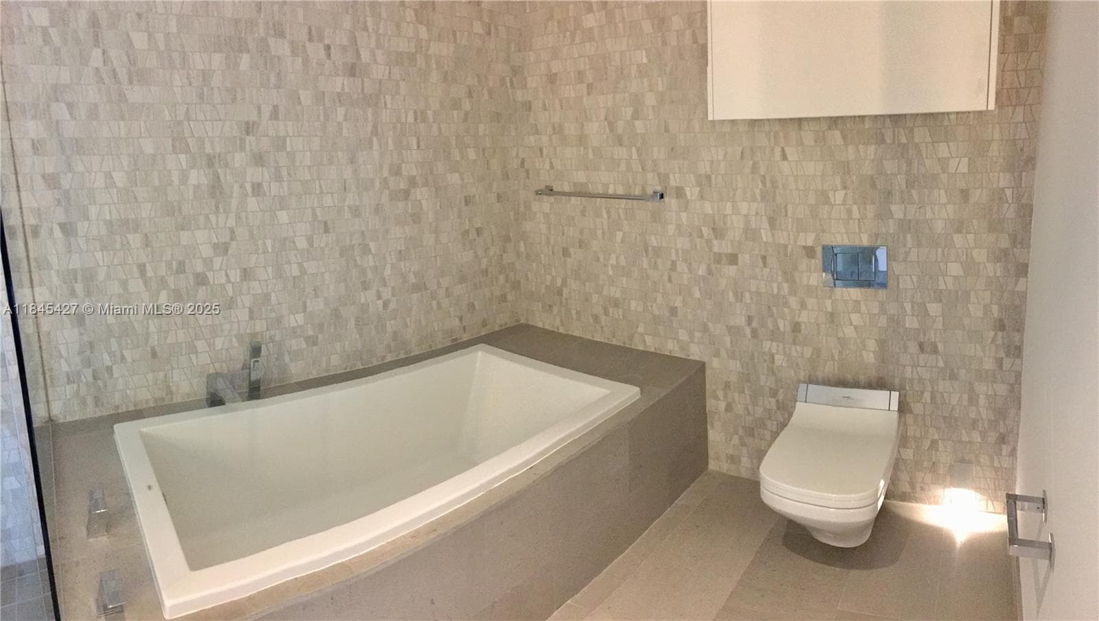 88 SW 7th St # 2305, Miami FL 33130 photo 4