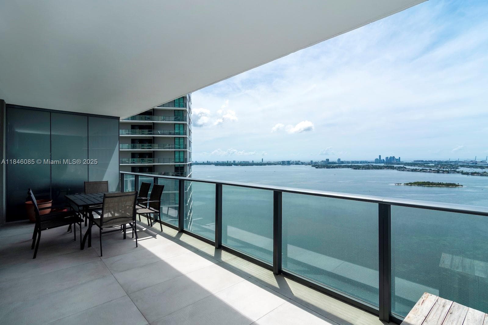 650 NE 32nd St # 4206, Miami FL 33137 photo 2