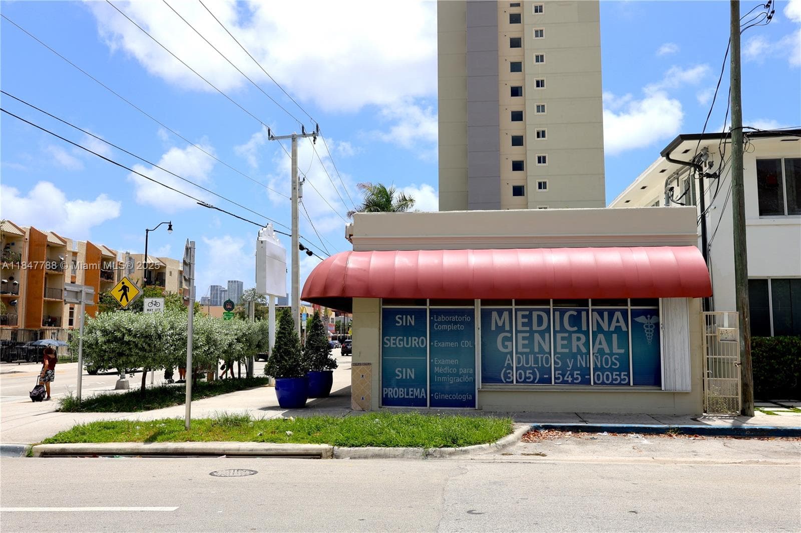 1058 SW 1st St, Miami FL 33130 photo 2