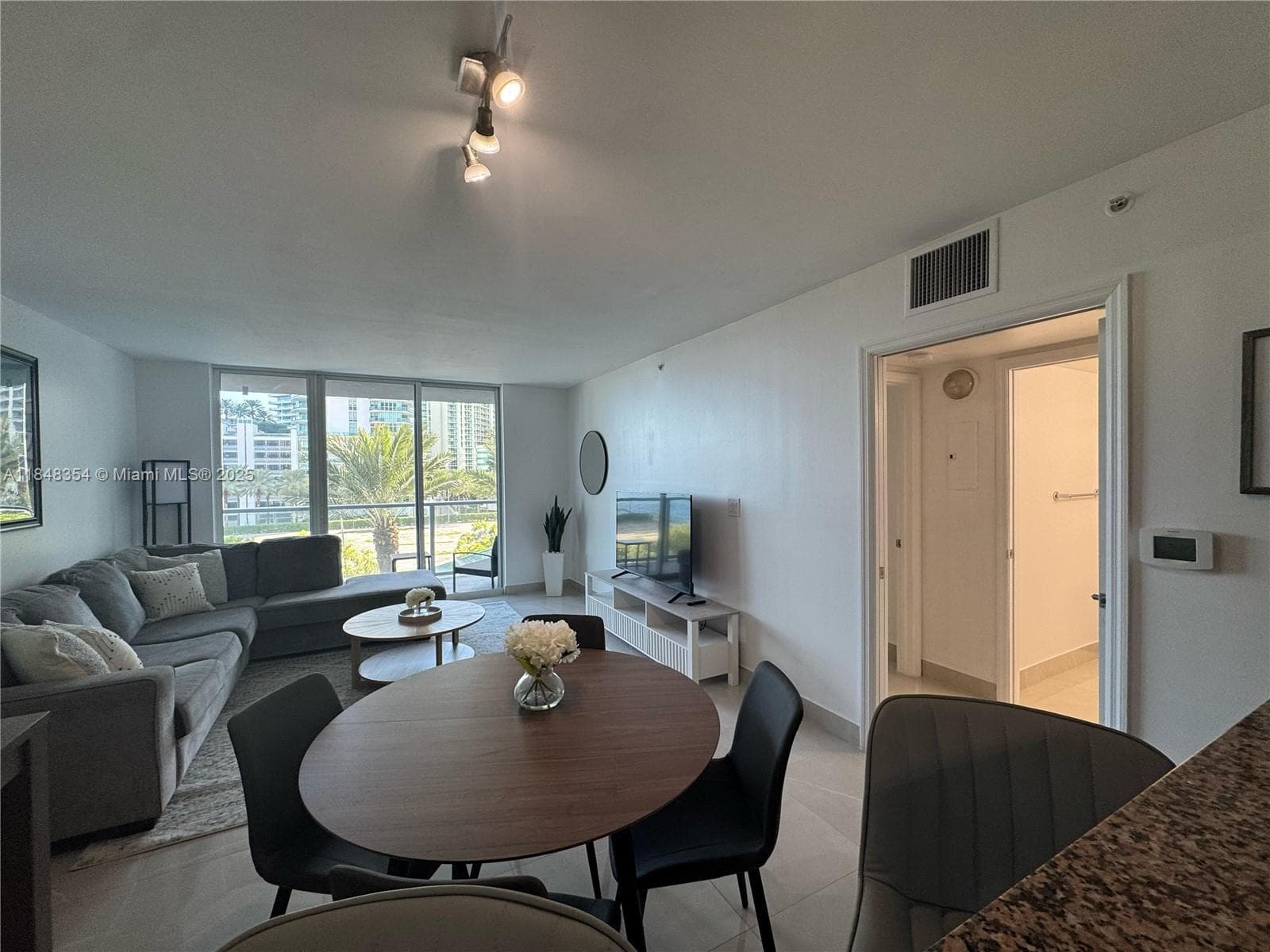 1155 Brickell Bay Dr # 307, Miami, FL 33131 photo 4