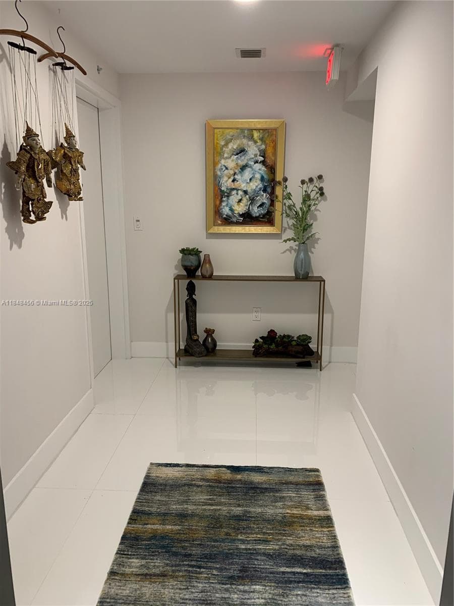 16385 Biscayne Blvd, North Miami Beach FL 33160 photo 2