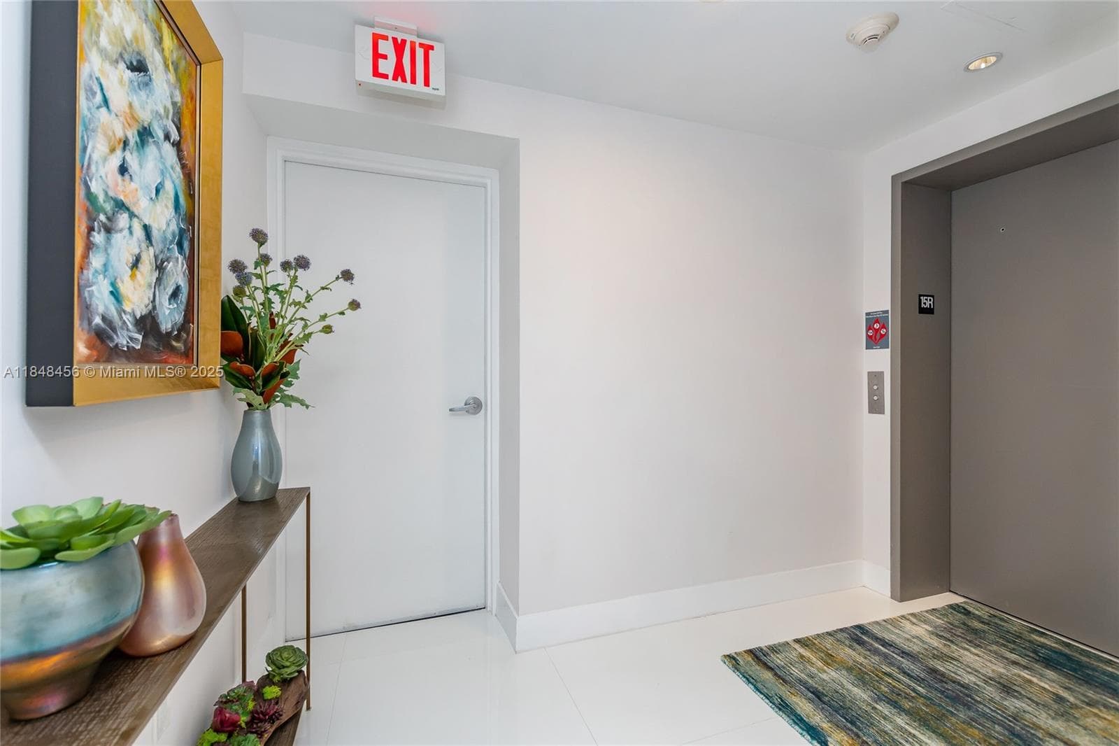 16385 Biscayne Blvd, North Miami Beach FL 33160 photo 3