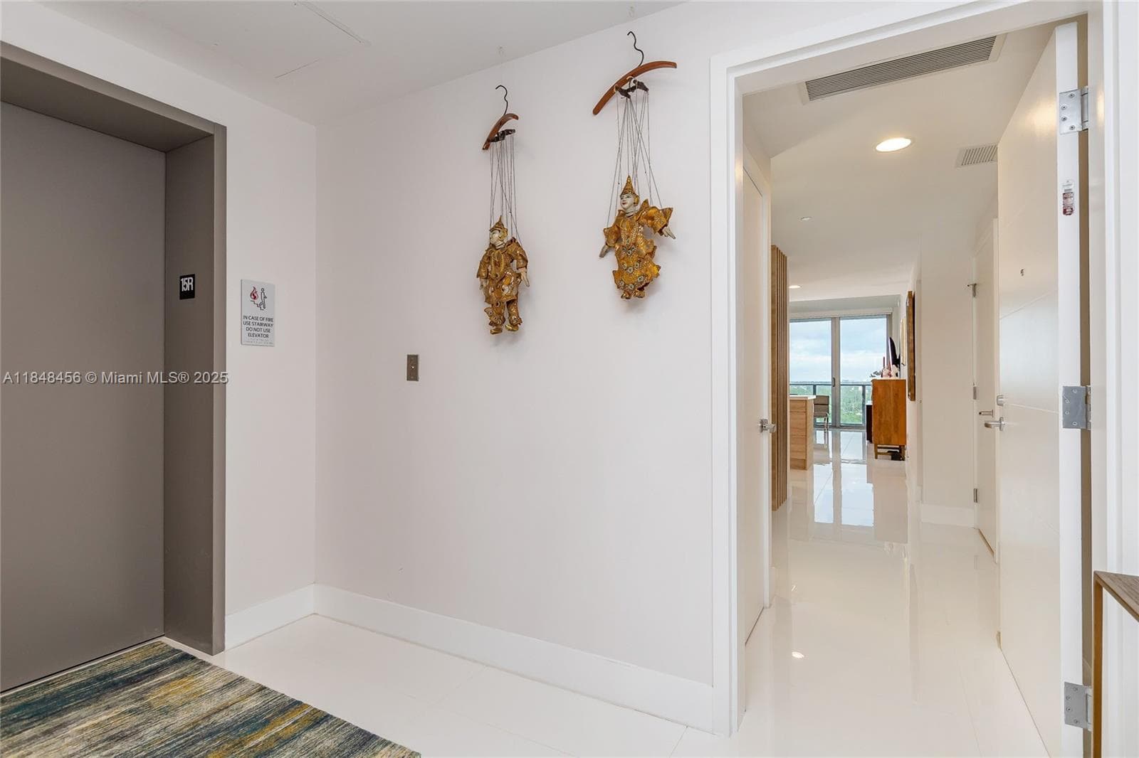 16385 Biscayne Blvd, North Miami Beach FL 33160 photo 4
