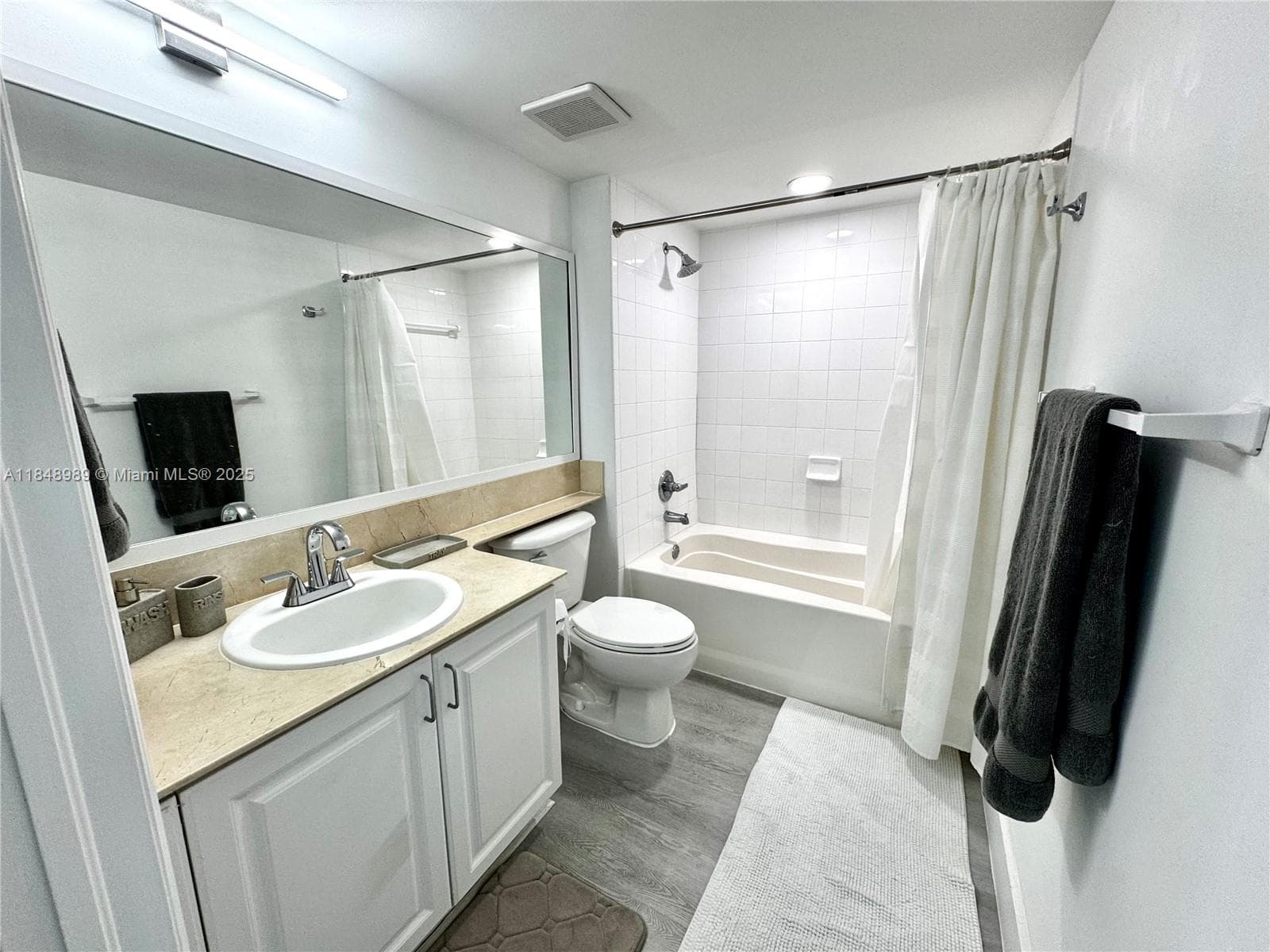 1155 Brickell Bay Dr # 906, Miami FL 33131 photo 5