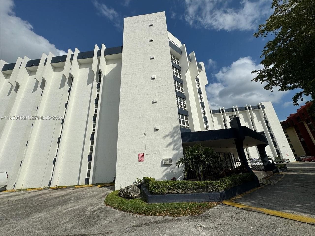 9682 Fontainebleau Blvd # 401, Miami FL 33172 photo 5