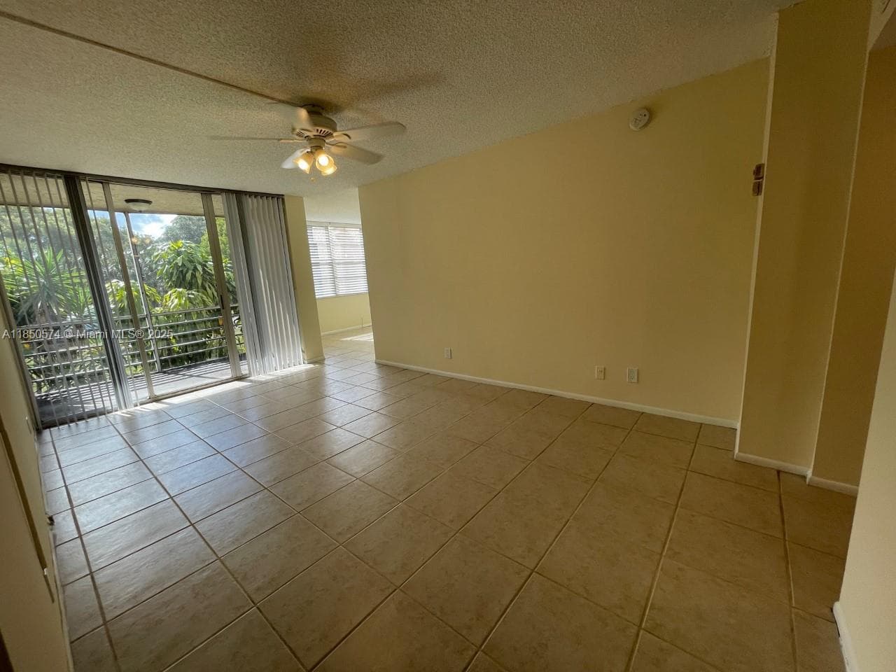 9431 Live Oak Pl # 203, Davie FL 33324