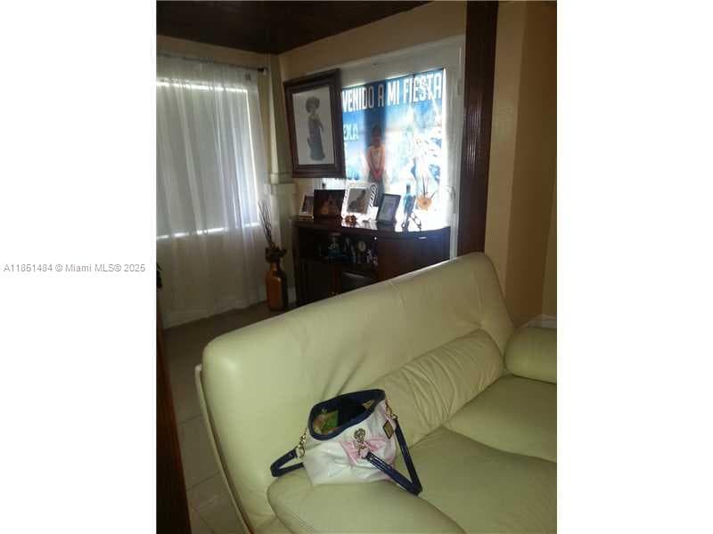 321 NW 13th Ave, Miami FL 33125 photo 4