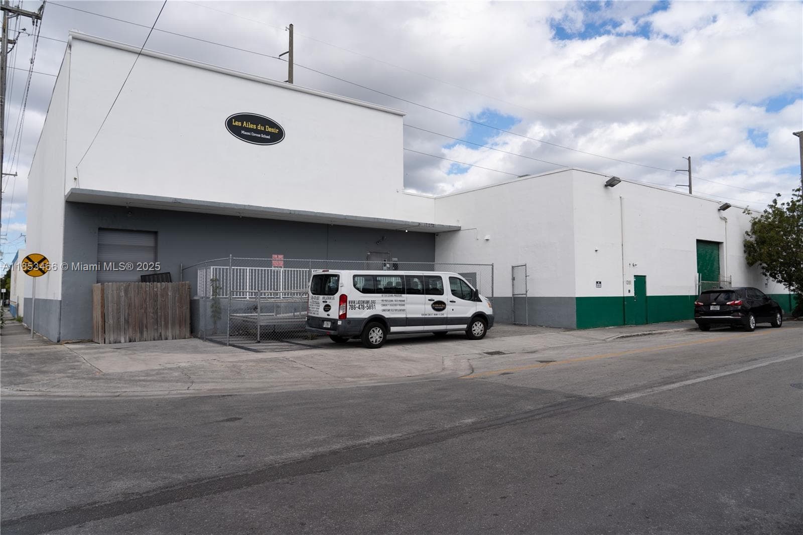 1395 NW 22nd St, Miami FL 33142 photo 2