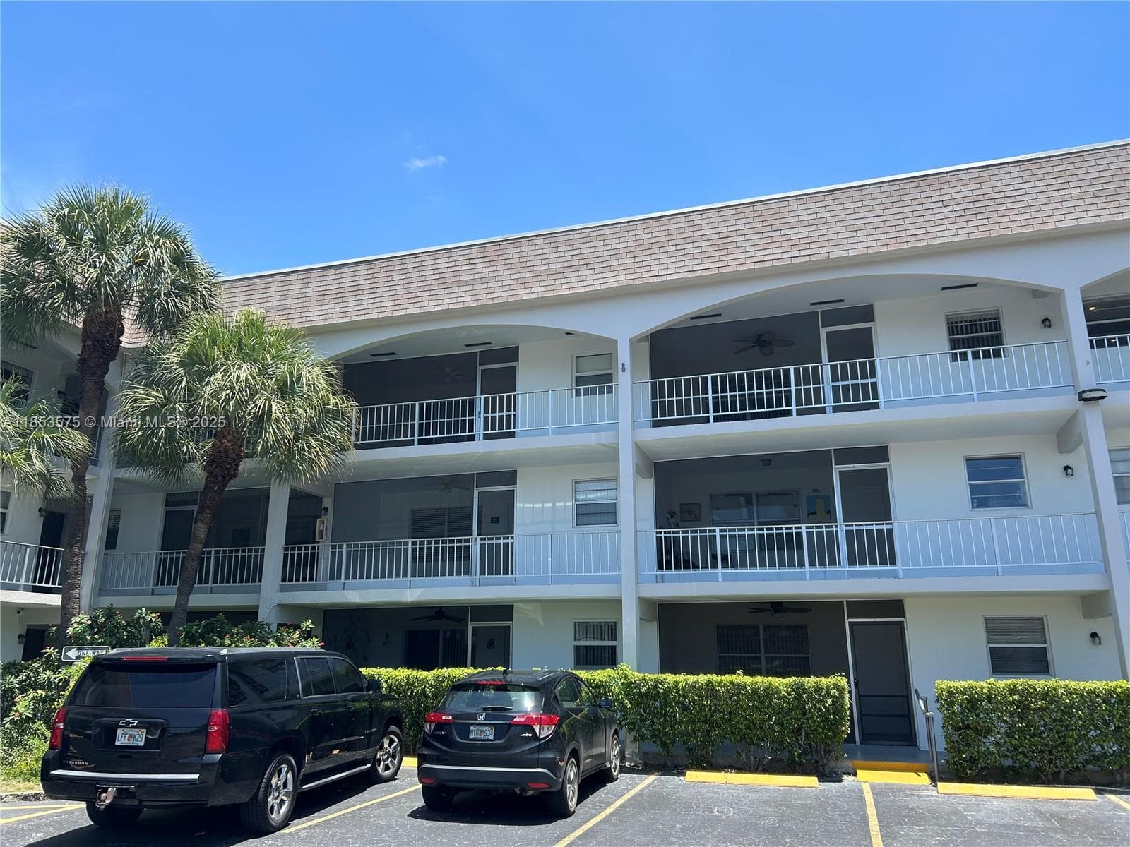 501 Blue Heron Dr # A, Hallandale Beach FL 33009