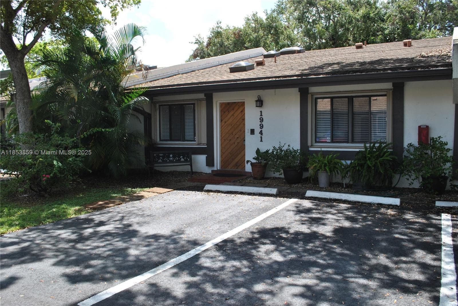 19941 NE 5th Ct # 3M, Miami FL 33179 photo 2