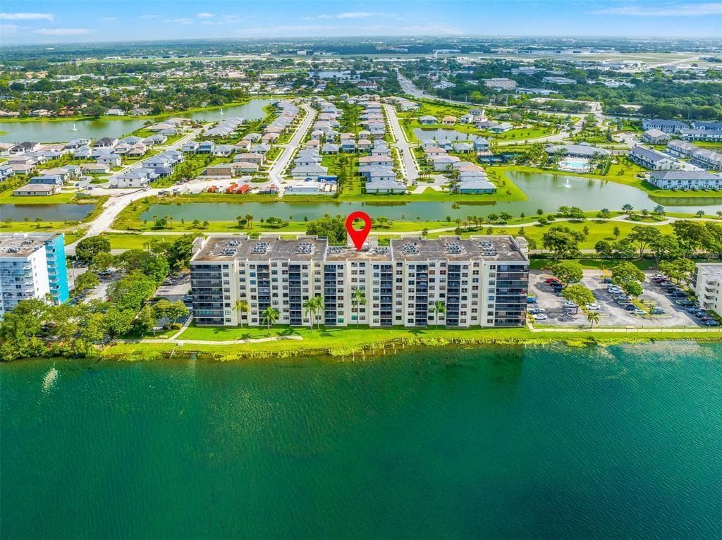 105 Lake Emerald Drive # 711, Oakland Park FL 33309