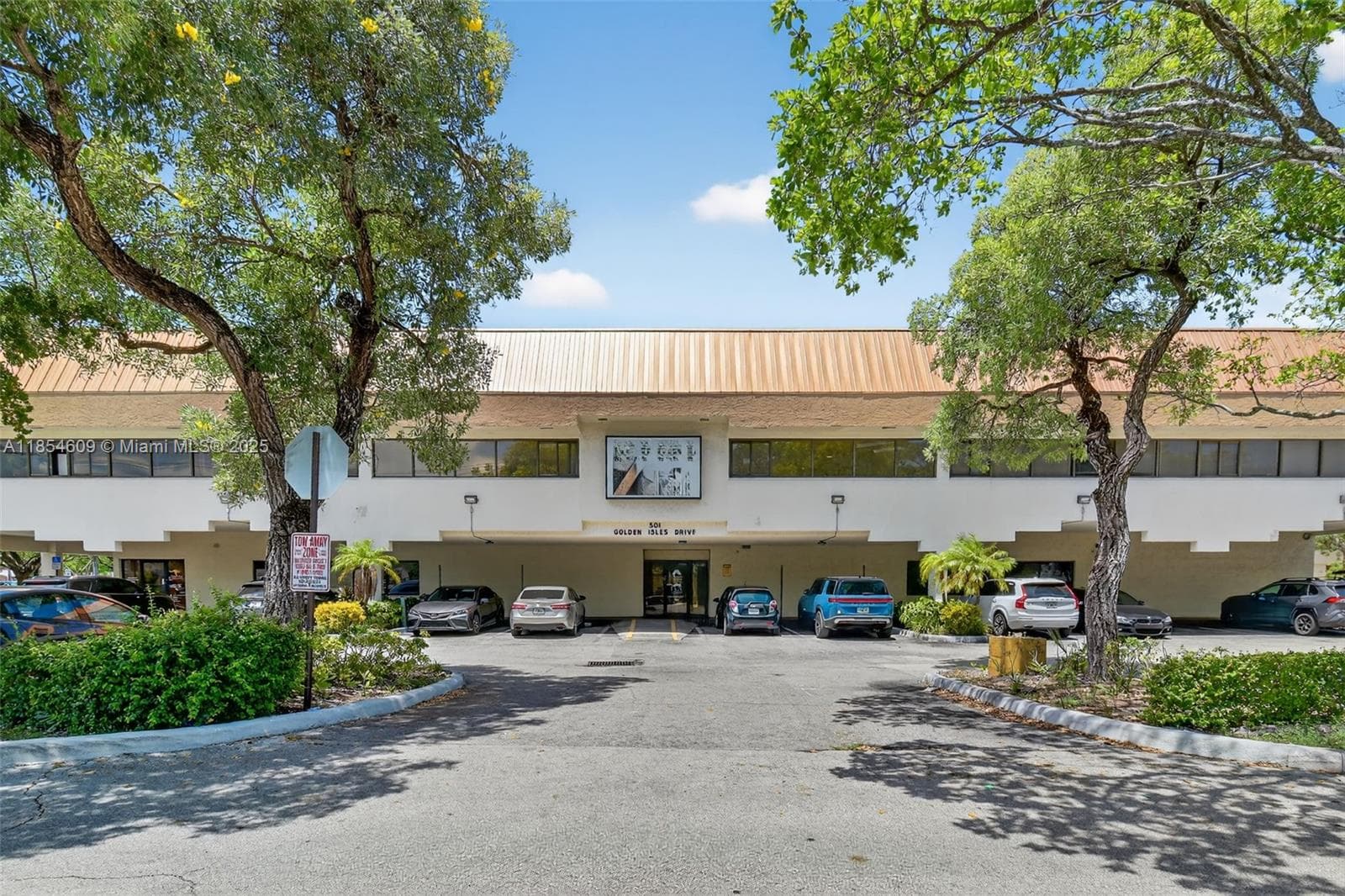501 Golden Isles Dr #204C, Hallandale Beach FL 33009