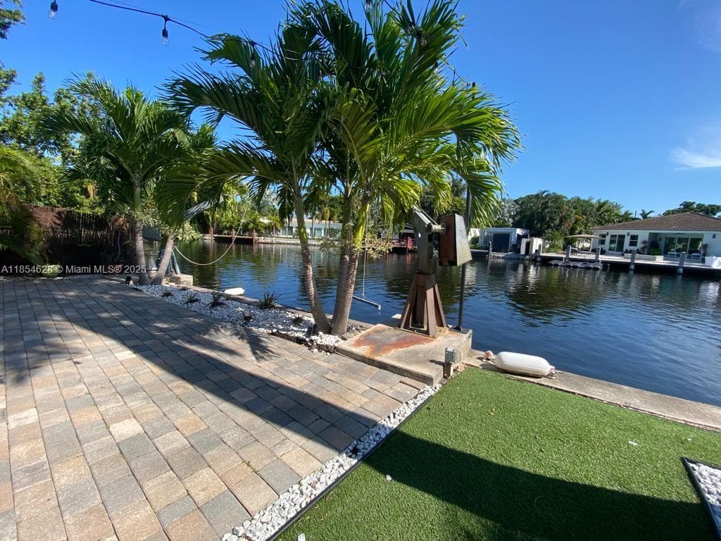 1350 NE 30th St # 0, Oakland Park FL 33334
