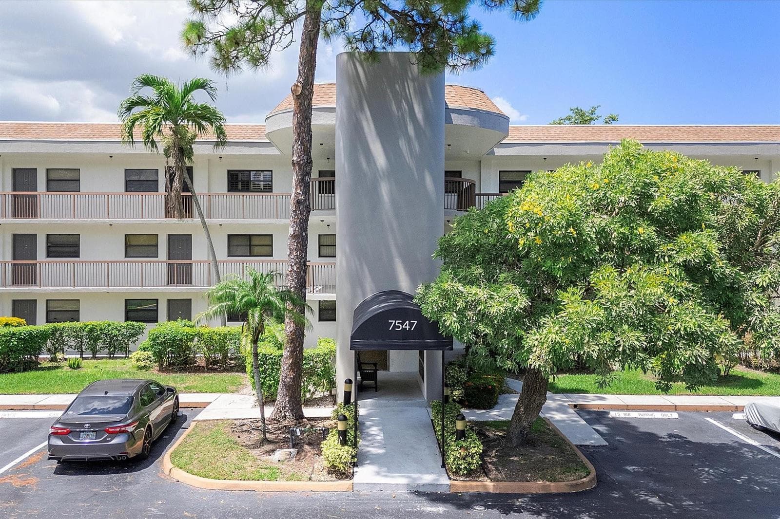 7547 NW 79th Avenue # 111, Tamarac FL 33321 photo 2