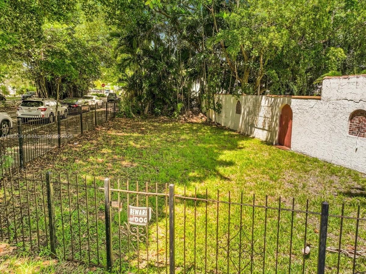 5900 NE 5th Ave, Miami FL 33137 photo 3