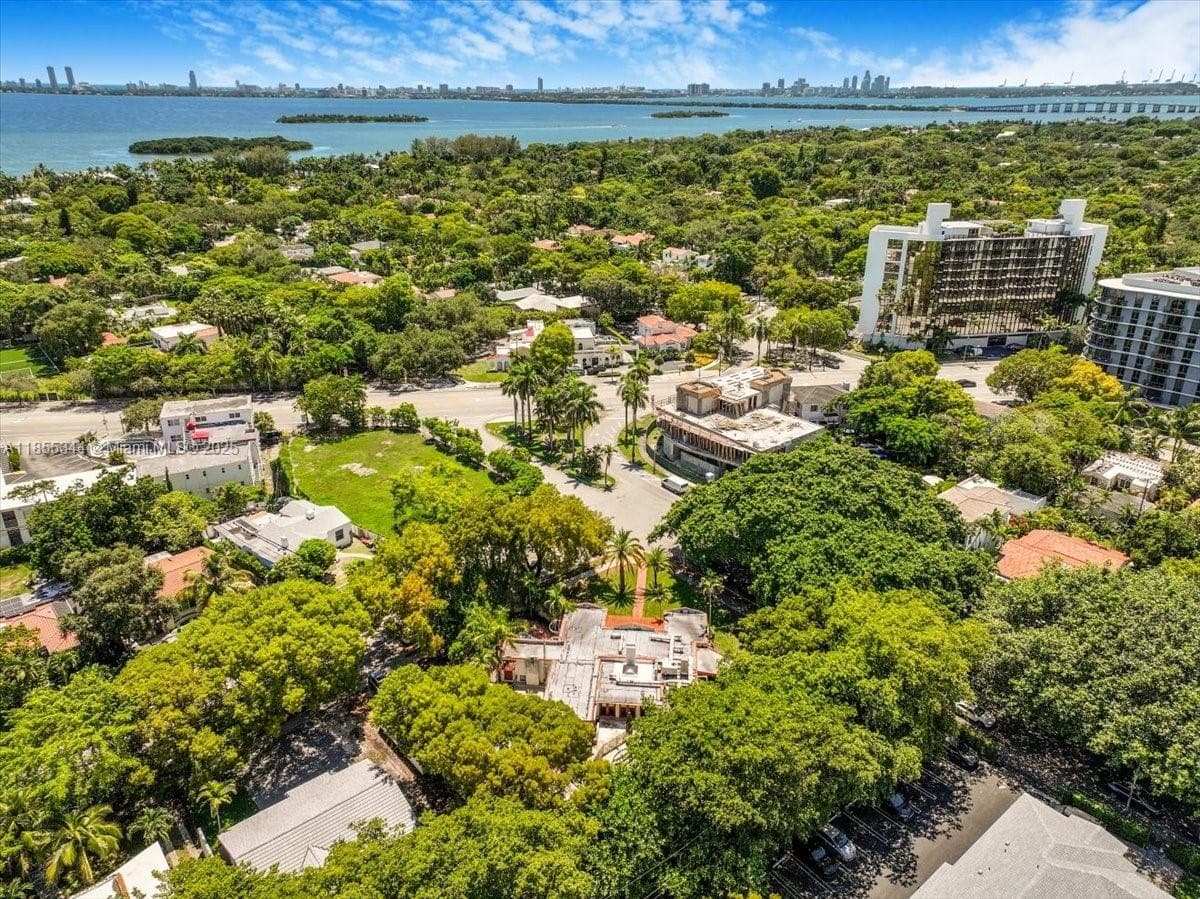 5900 NE 5th Ave, Miami FL 33137 photo 4