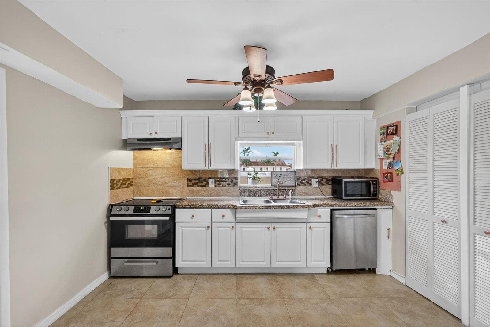 1136 W 7th Street, Riviera Beach FL 33404 photo 2