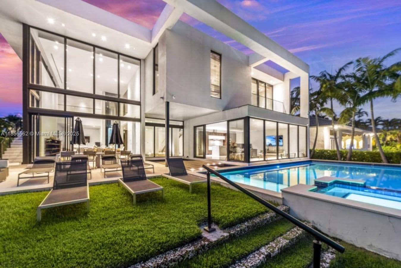 418 Sunset Dr, Hallandale Beach FL 33009