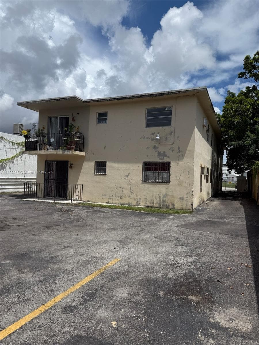 1520 SW 1st St, Miami FL 33135 photo 5